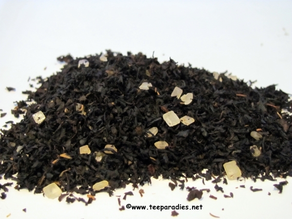 Ostfriesischer Kluntje Tee mit Sahne