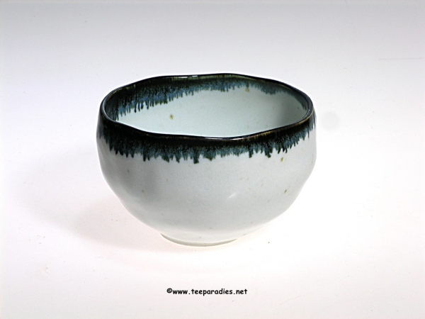 Matchaschale "Chawan" handgefertigt weiss-beige/schwarz