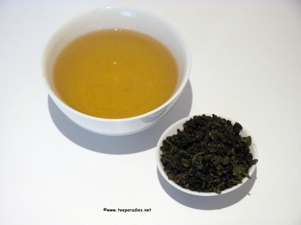 BIO: Oolong Milky Oolong 50 g. in white tin